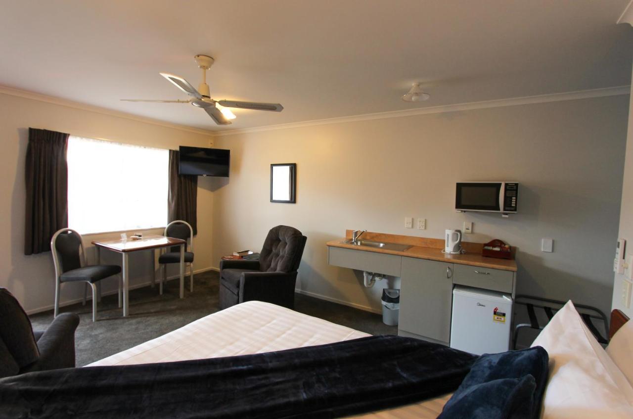 Bk'S Magnolia Motor Lodge Whanganui Exteriör bild