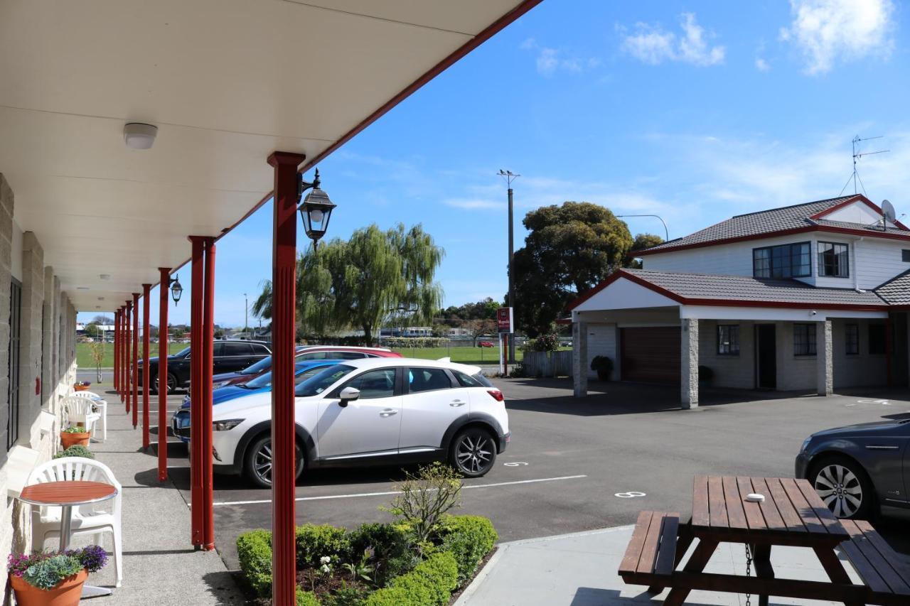Bk'S Magnolia Motor Lodge Whanganui Exteriör bild