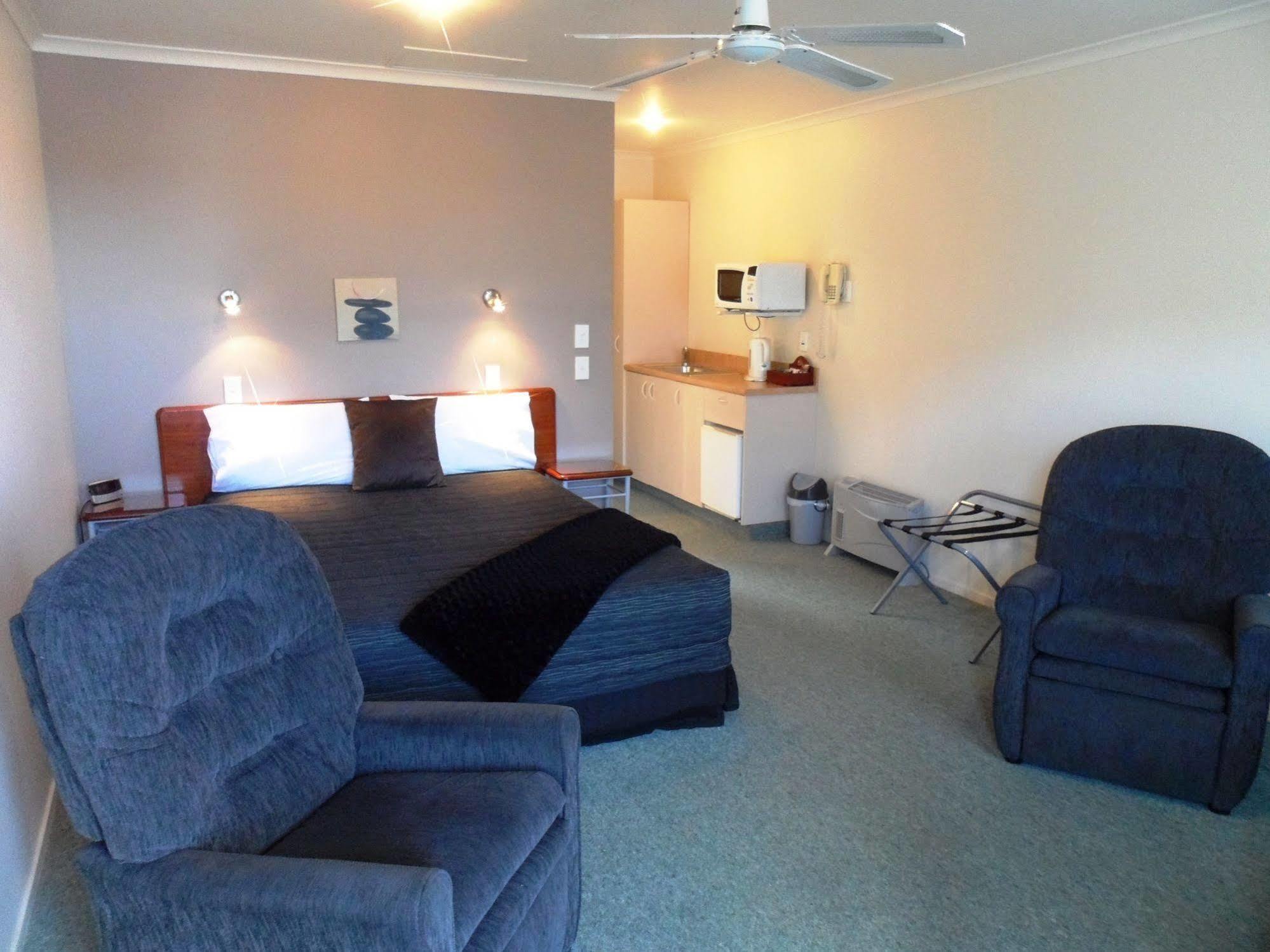 Bk'S Magnolia Motor Lodge Whanganui Exteriör bild