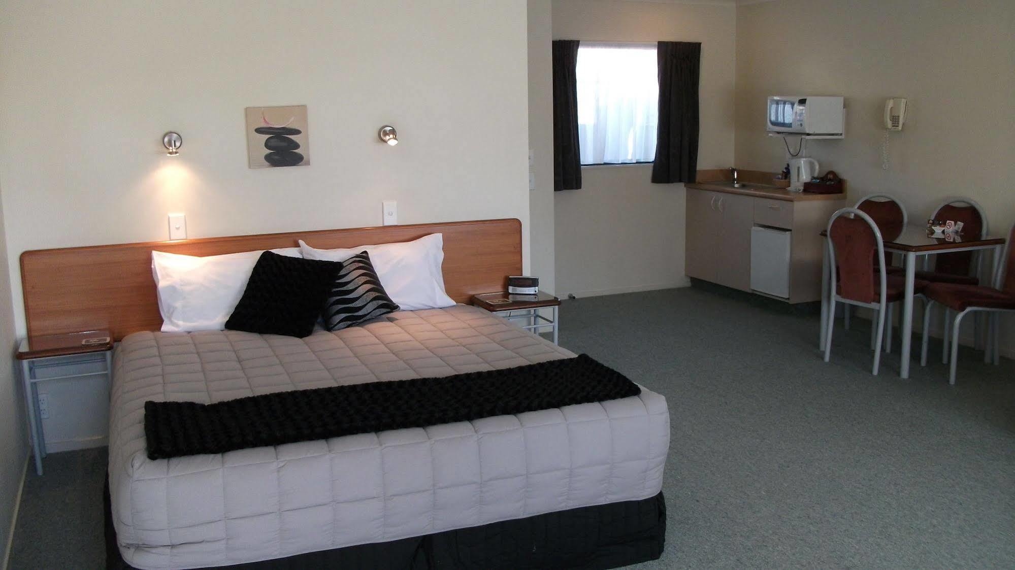 Bk'S Magnolia Motor Lodge Whanganui Exteriör bild